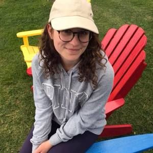 Meet your Posher, Chloe